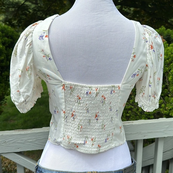 Floral Crop Top - Picture 2 of 2